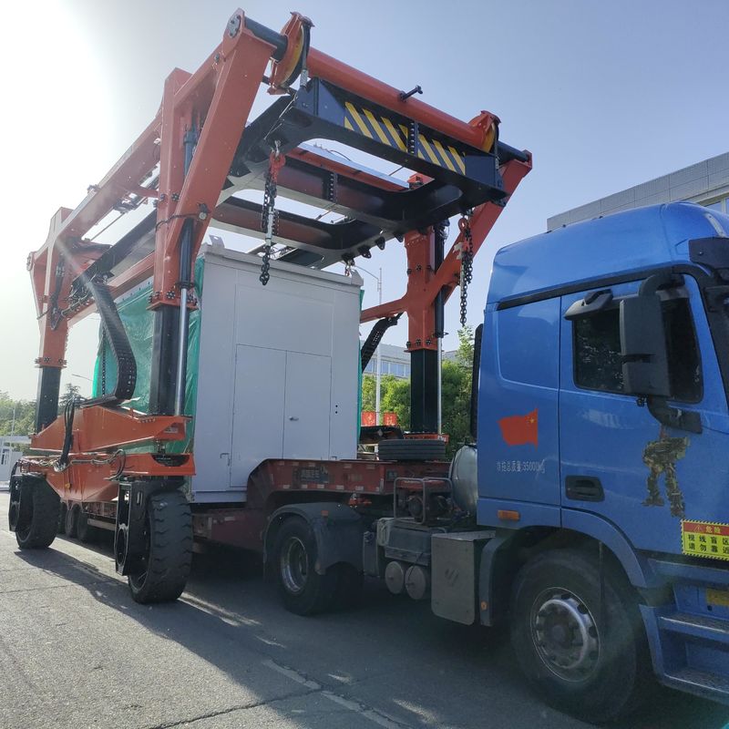 Büyük Boy Yükleri Kaldırmak İçin 60 Ton Çatallı Kaldırma Vinç Taşıyıcı Kamyonlar 7km / s